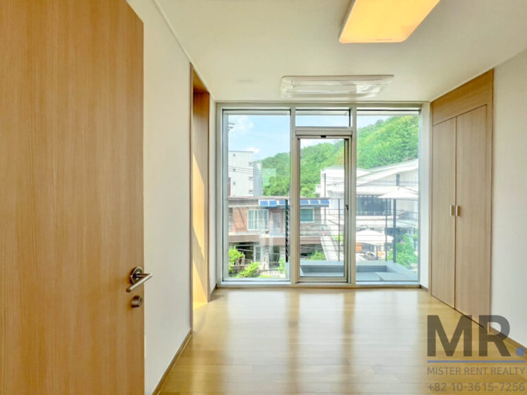 Hannam-2BR-Low-Rise-Villa-Beautiful-Rooftop-(H+)-4