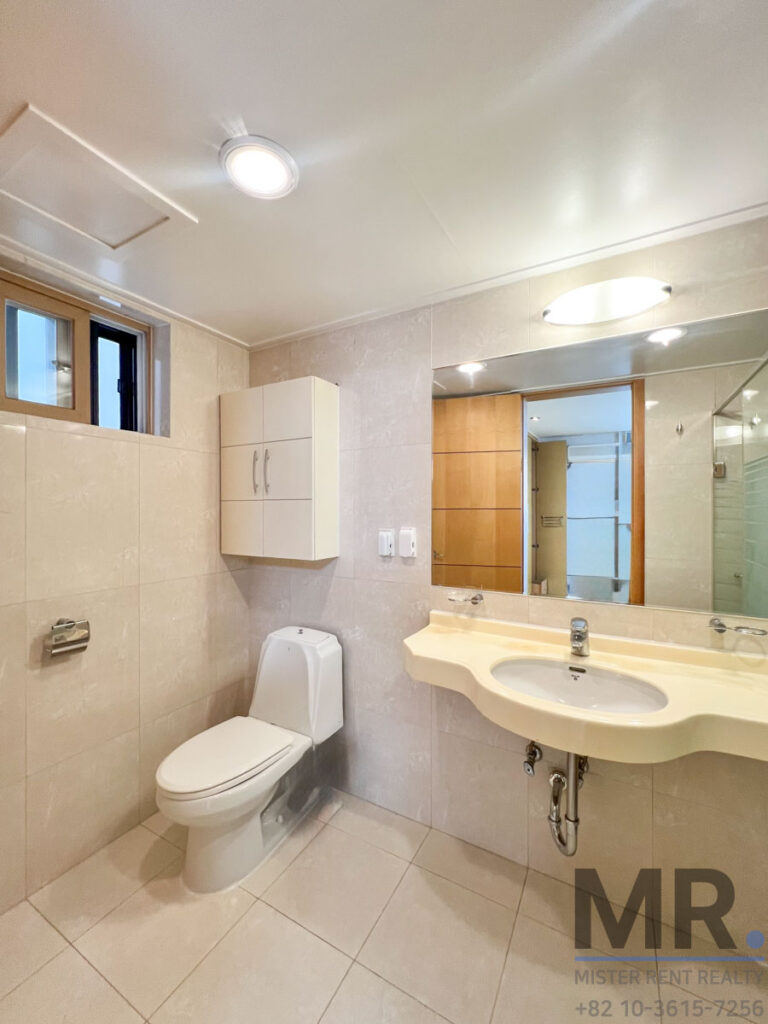 Itaewon-3BR-Low-Rise-Bright&Cozy -3