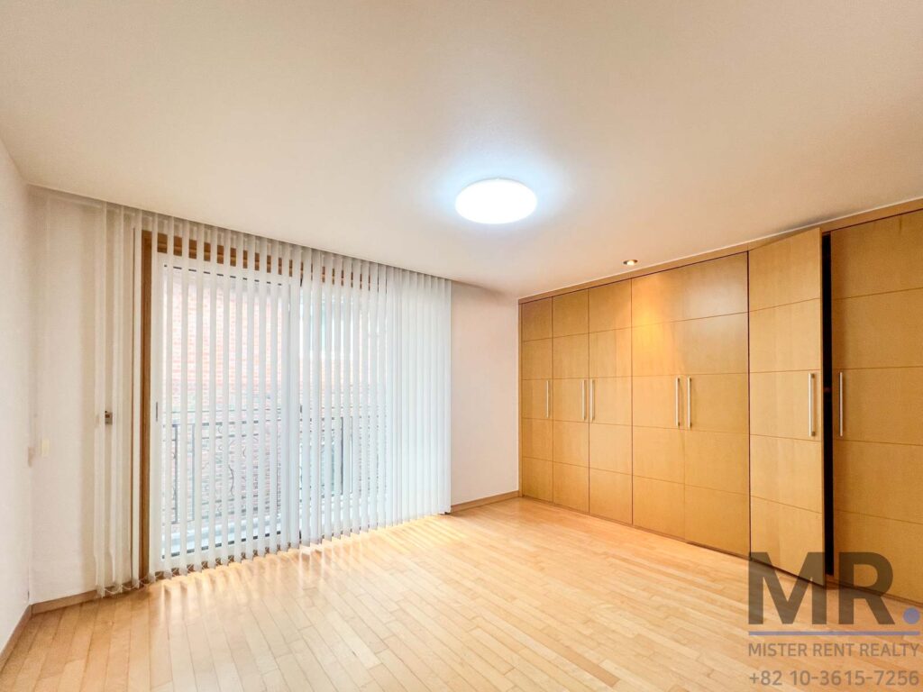 Itaewon-3BR-Low-Rise-Bright&Cozy -8