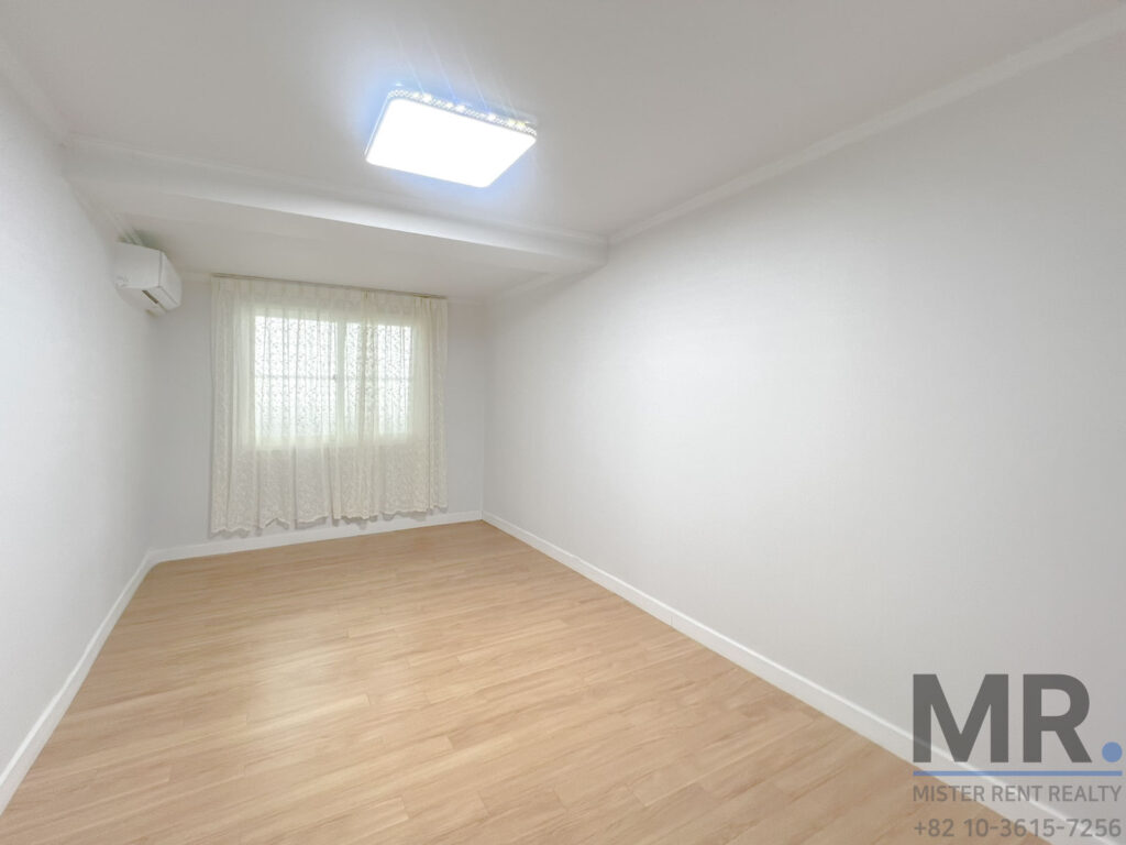 Itaewon-3BR-LowRise-Spacious-(H+)-2