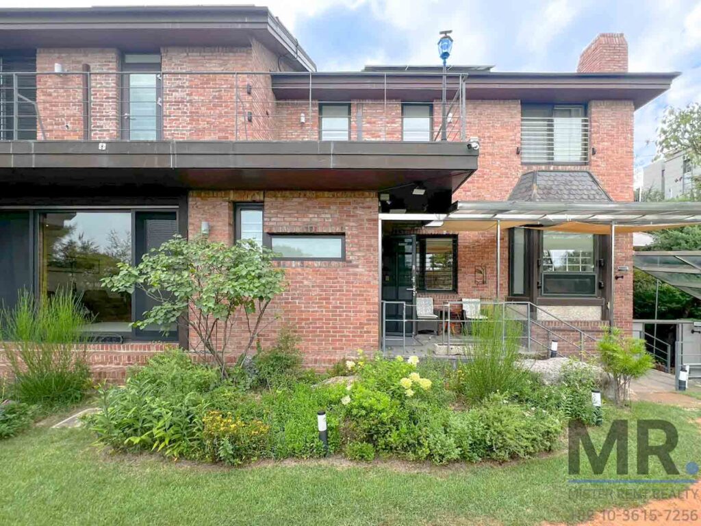 Seogbuk5BR-SingleHouse-Beautiful-Garden-(H+)-12