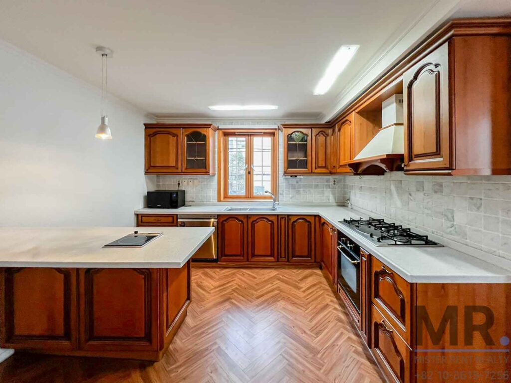 SeoraeVillage-4BR-Rental-Villa-Cozy_Bright-2