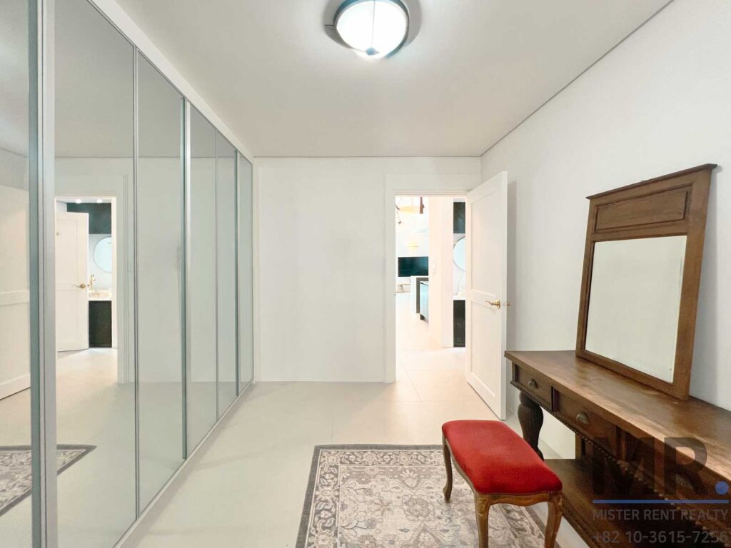 UNVillage-Rent-2BR-Villa-Modern-Rooftop-Terrace-7629 (16)