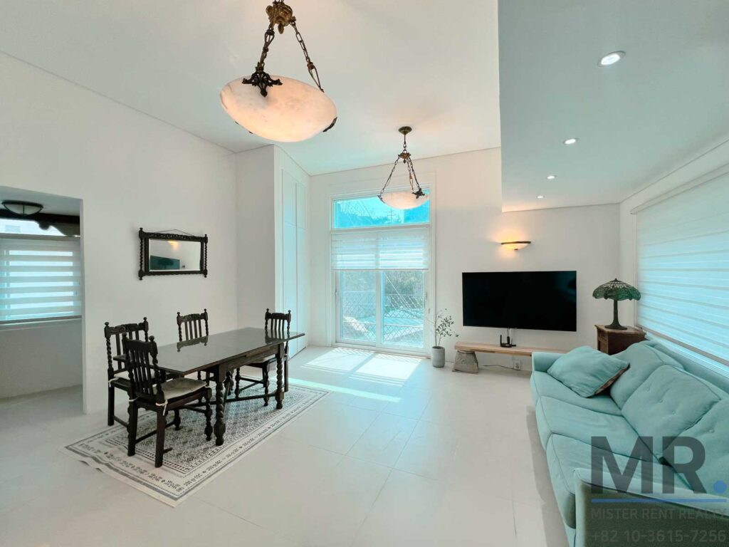 UNVillage-Rent-2BR-Villa-Modern-Rooftop-Terrace-7629 (3)