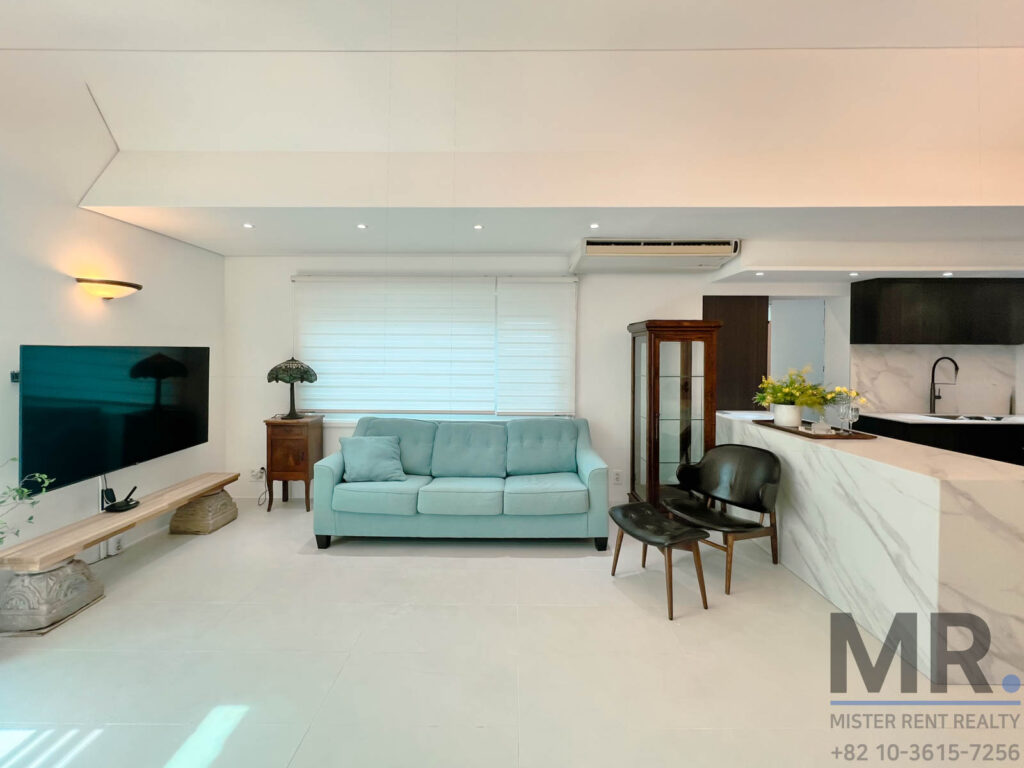 UNVillage-Rent-2BR-Villa-Modern-Rooftop-Terrace-7629 (4)