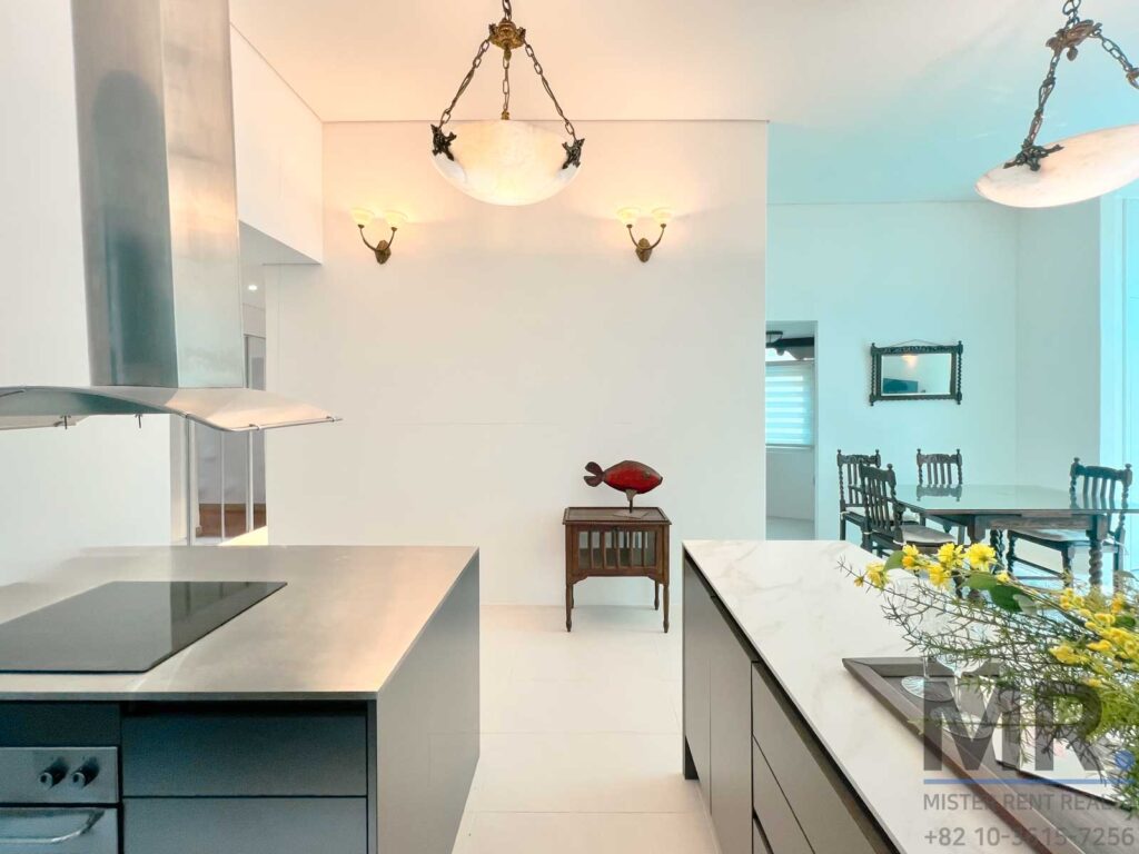 UNVillage-Rent-2BR-Villa-Modern-Rooftop-Terrace-7629 (7)