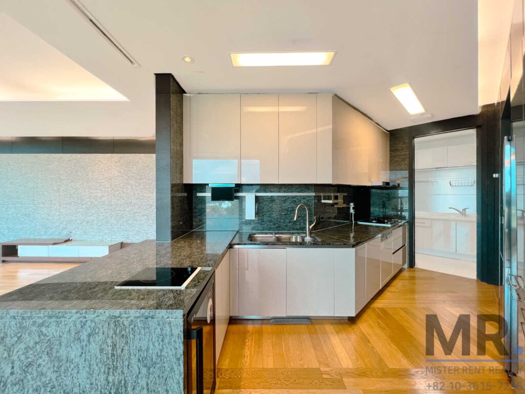 YongsanSt.-4BR-High-Rise-ModernDesign-13