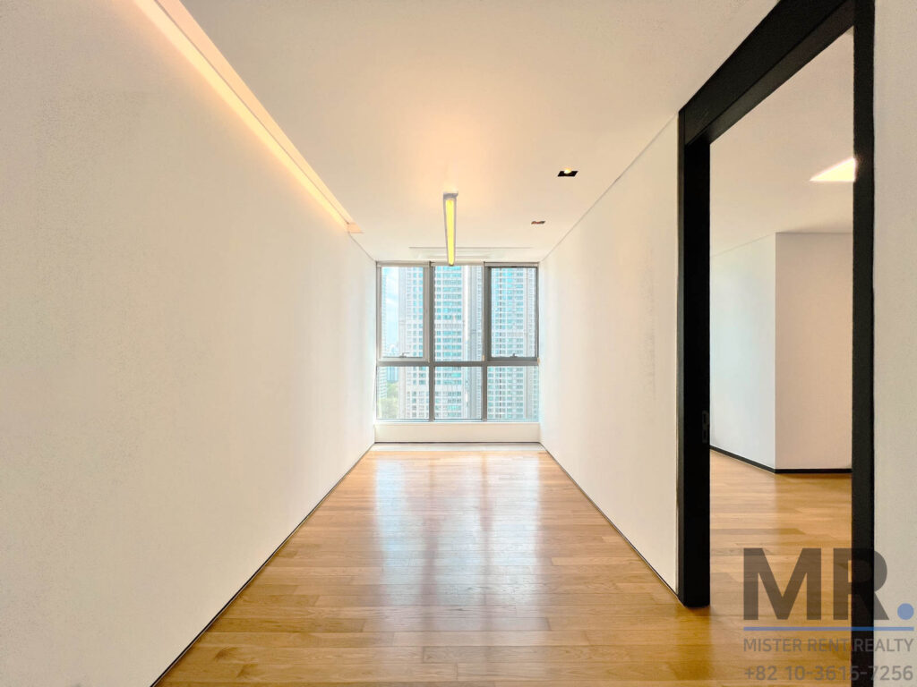 YongsanSt.-4BR-High-Rise-ModernDesign-16