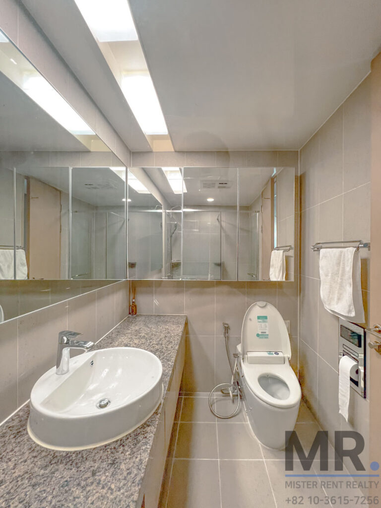 YongsanStation-4BR-High-Rise-Modern&Convinient-15