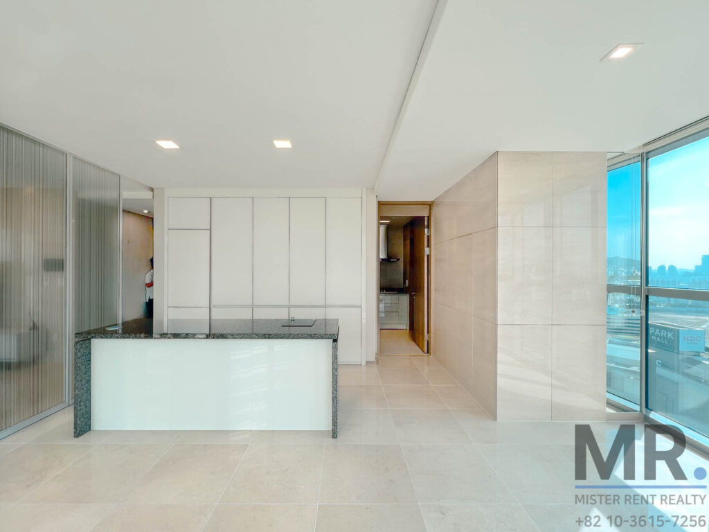 YongsanStation-4BR-High-Rise-Modern&Convinient-4