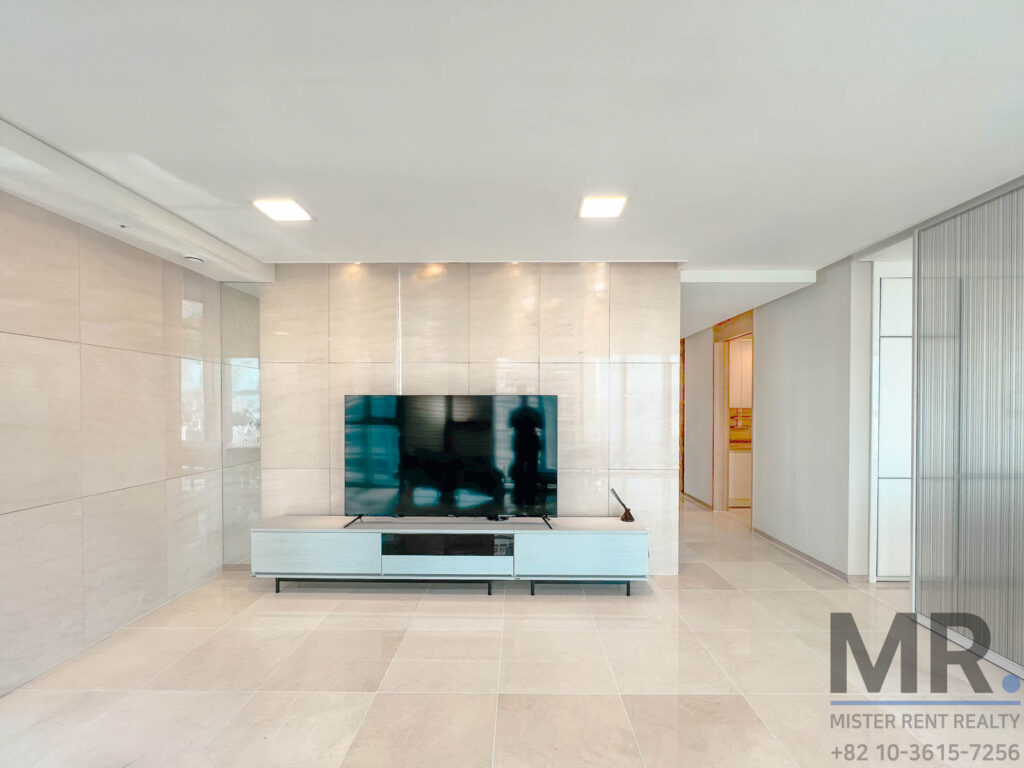 YongsanStation-4BR-High-Rise-Modern&Convinient-9