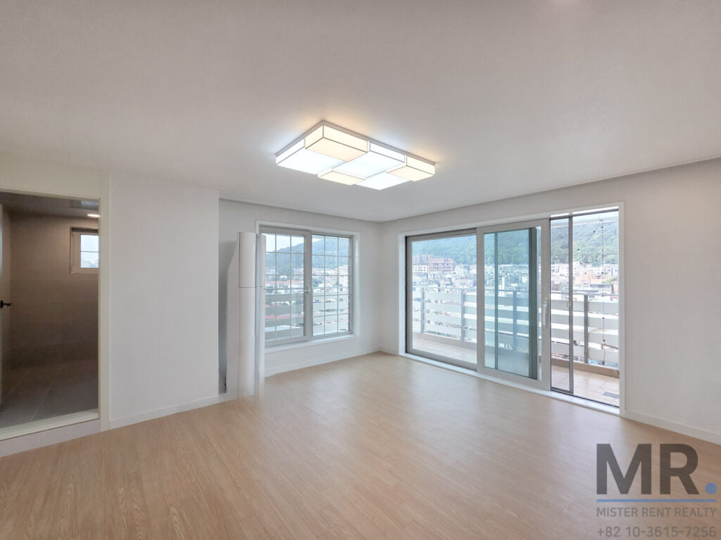 Itaewon-2BR-Villa-Rental-Renovated-NamsanView_08