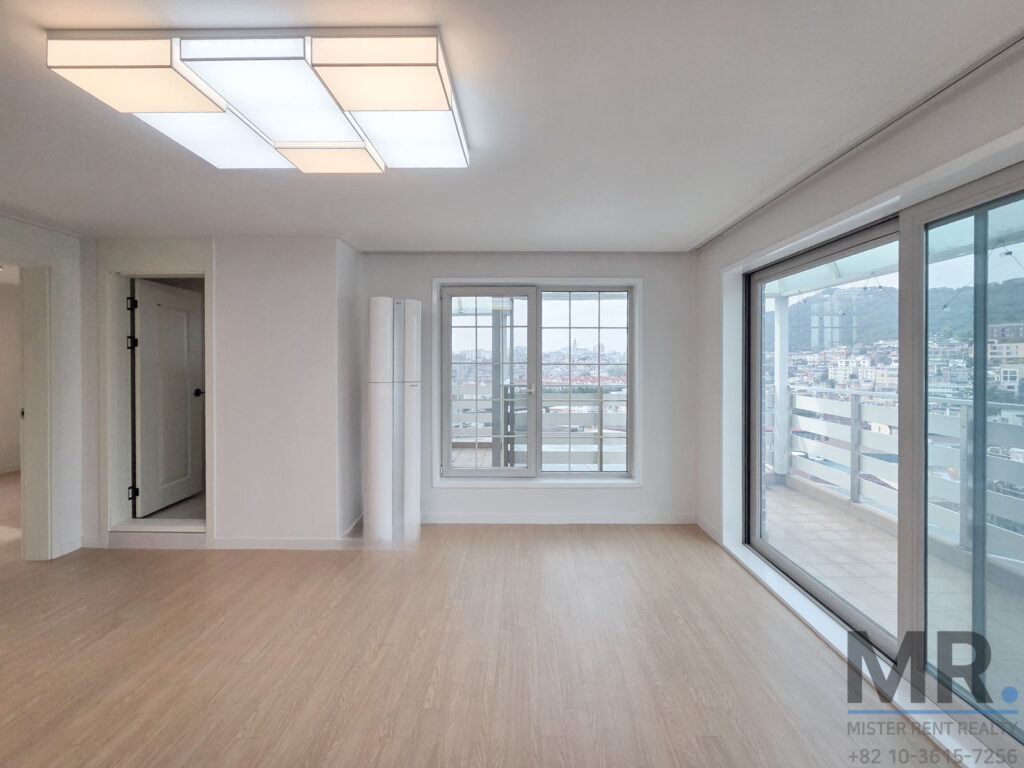 Itaewon-2BR-Villa-Rental-Renovated-NamsanView_09