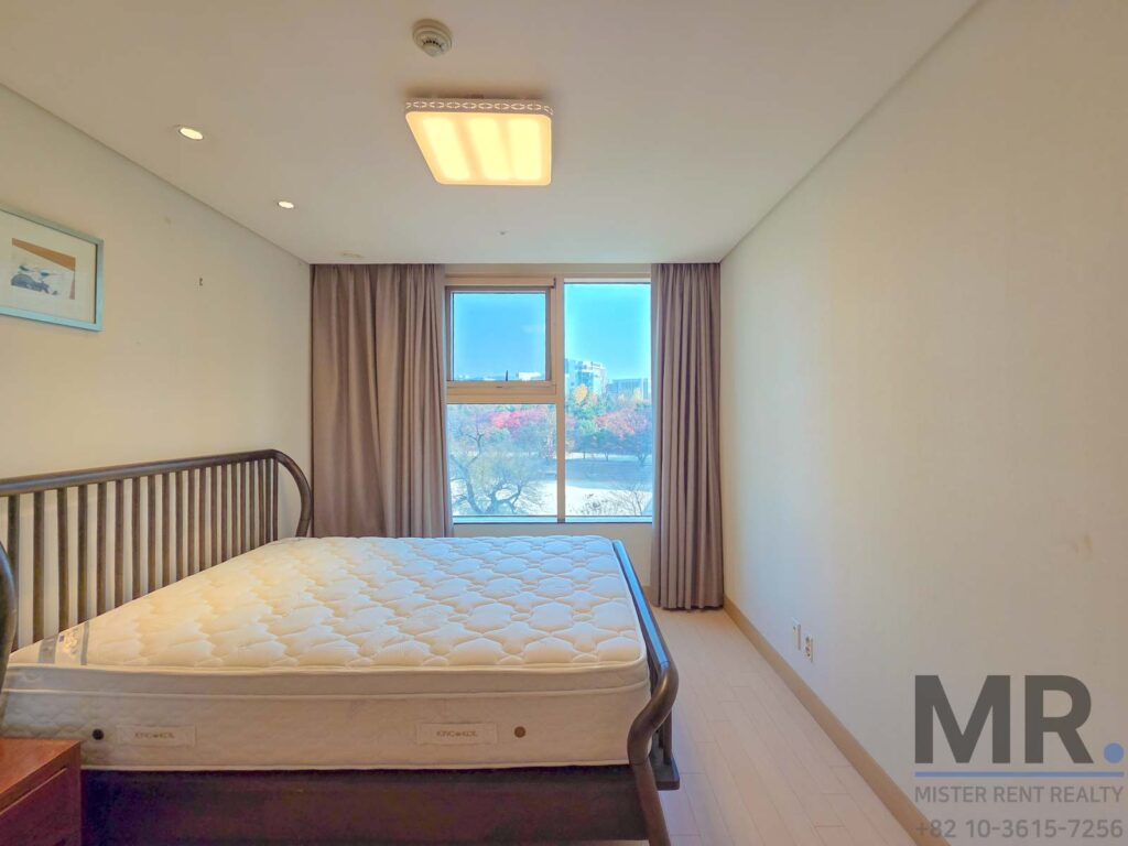 2-Bedroom-Rental-Seoul-CityHall-Furnished-6