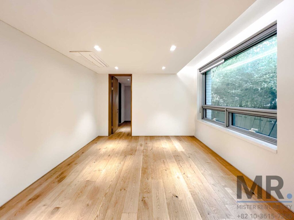 Seoul-French-Village-Rental-3BR-Modern-Terrace_02