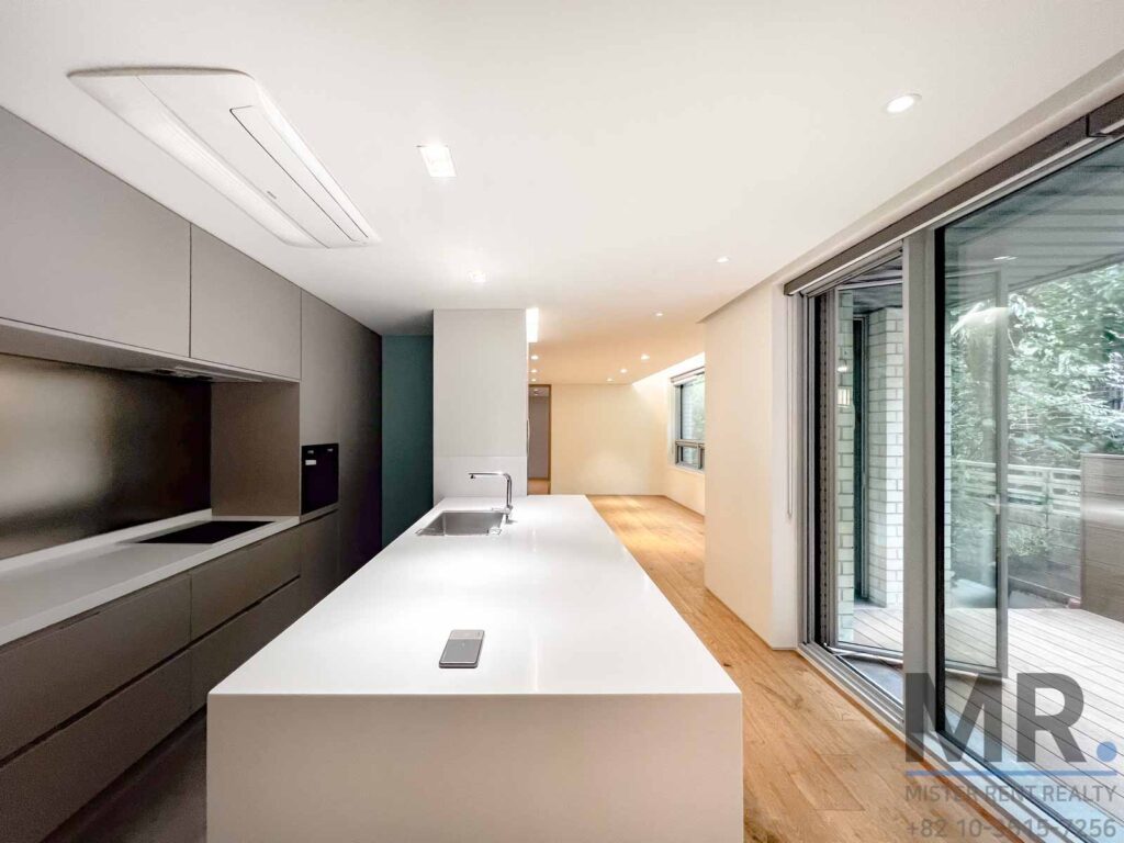 Seoul-French-Village-Rental-3BR-Modern-Terrace_05