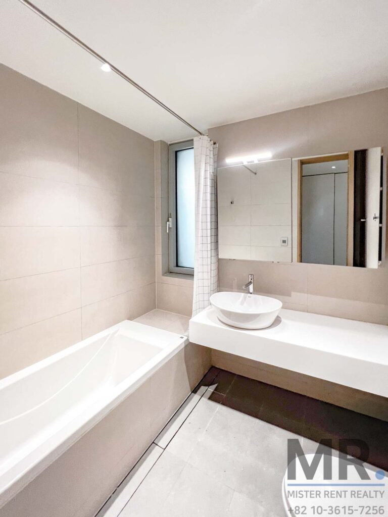 Seoul-French-Village-Rental-3BR-Modern-Terrace_08