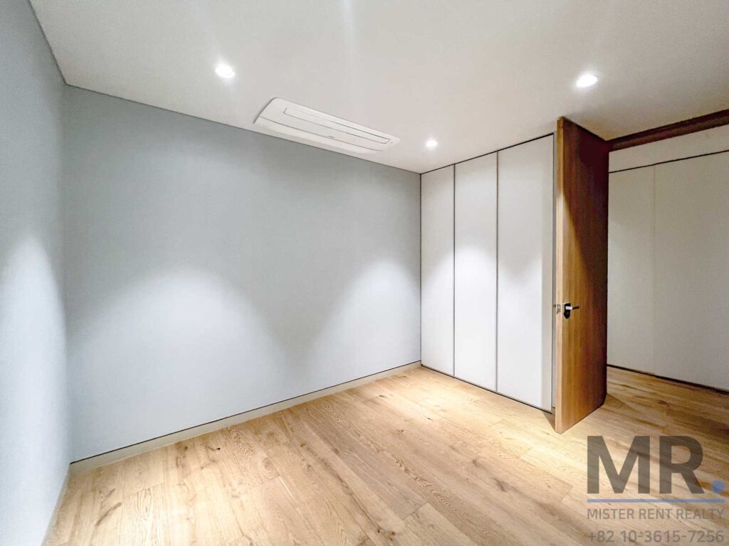 Seoul-French-Village-Rental-3BR-Modern-Terrace_12